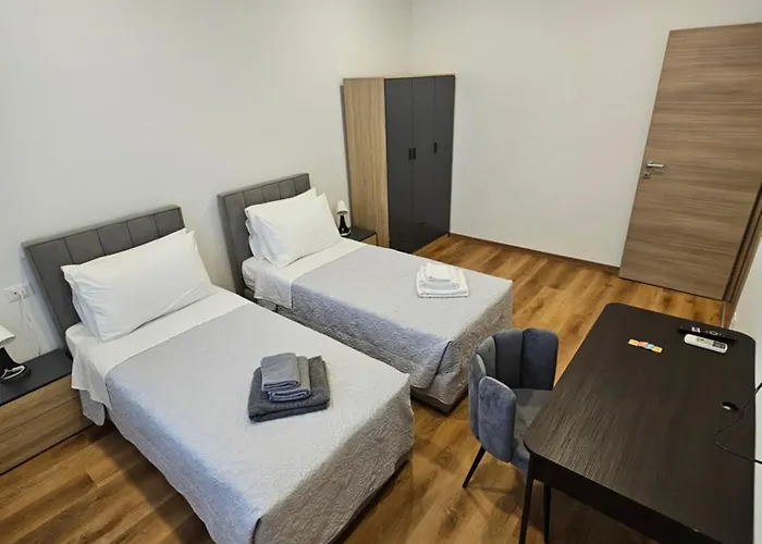 Lunis Guest house 3*